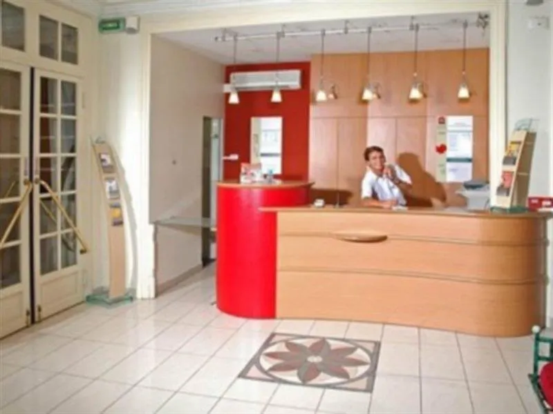 Ibis Nice Centre Notre Dame 3*,